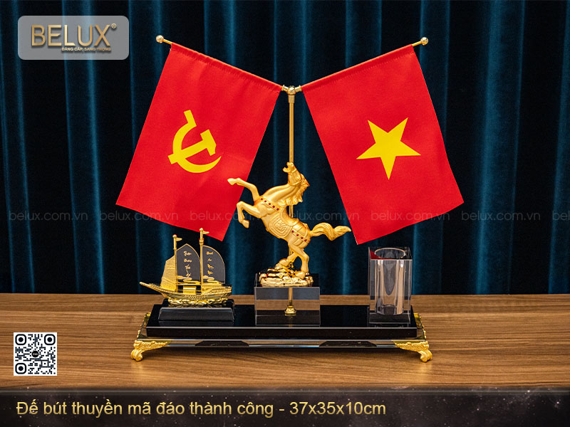 Đế bút thuyền mã đáo thành công