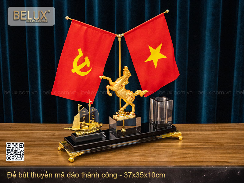 Đế bút thuyền mã đáo thành công