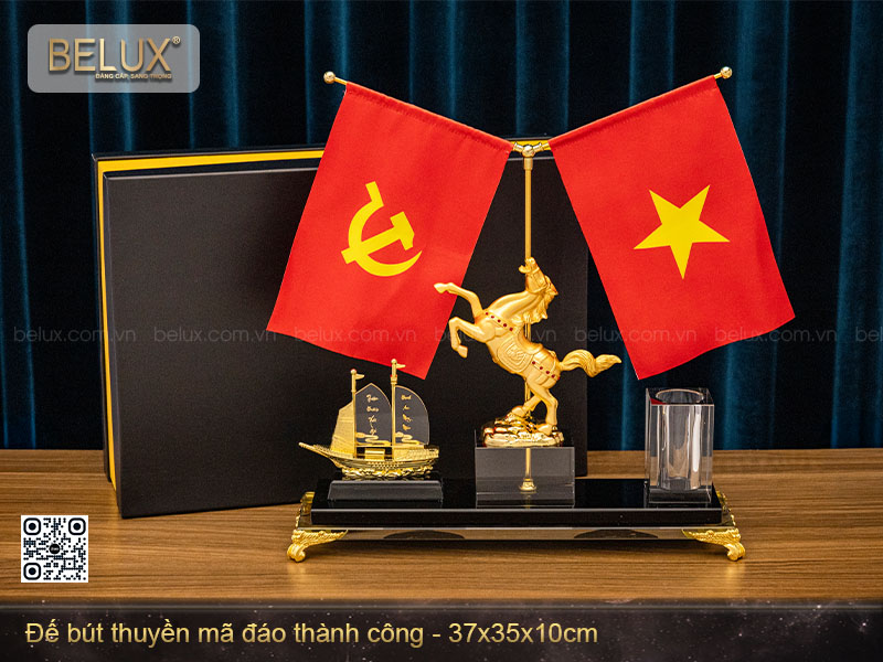 Đế bút thuyền mã đáo thành công