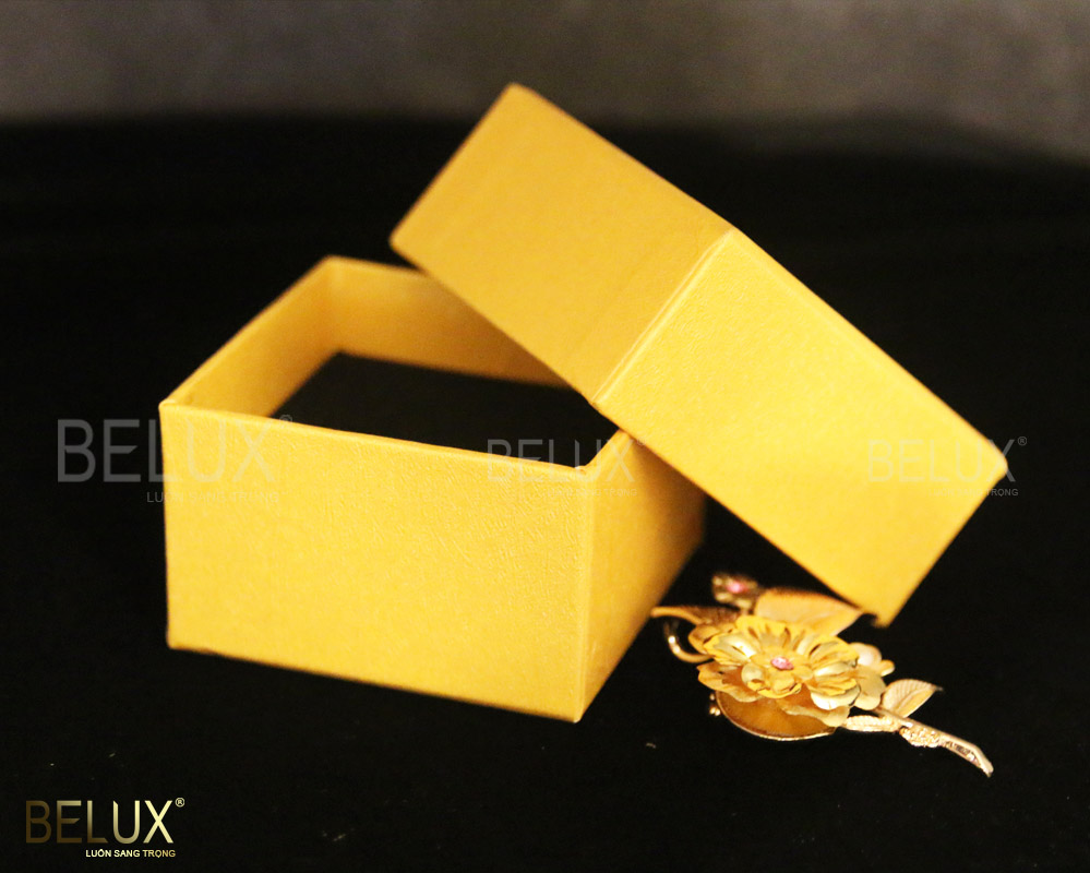 Hoa Hồng Cài Áo Mạ Vàng – Hoa Cài Áo