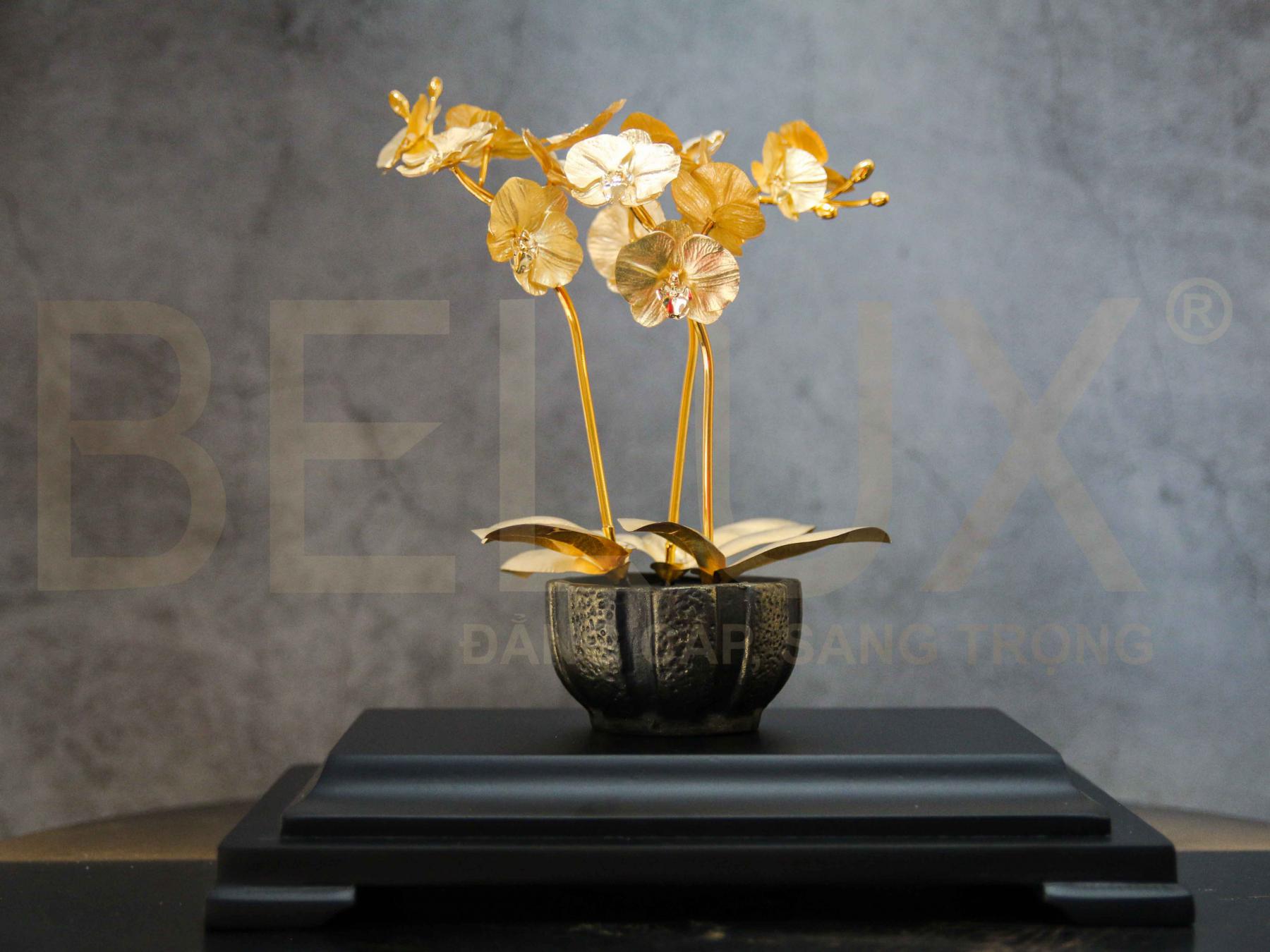 Chậu Hoa Lan Hồ Điệp 3 Cành Dát Vàng 24K KT 22x15x24cm