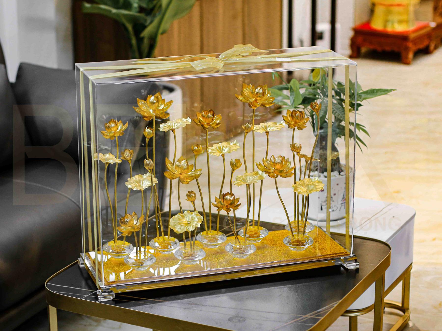 Hồ sen dát vàng 24K 27 nhánh