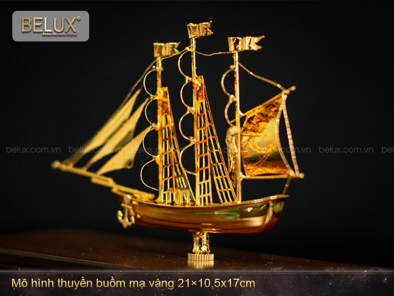 Mô hình thuyền buồm mạ vàng mẫu 09