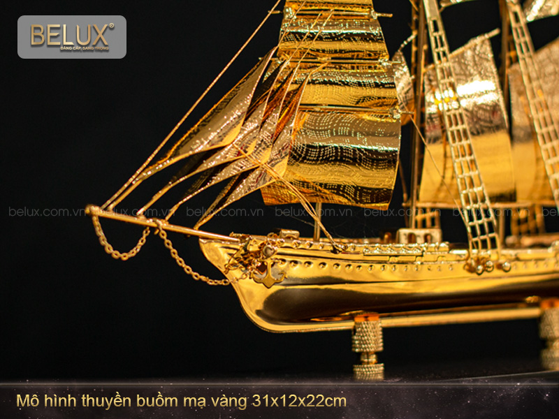 Mô Hình Thuyền Buồm Mạ Vàng 24K- Mẫu 03 ( Cỡ Trung)