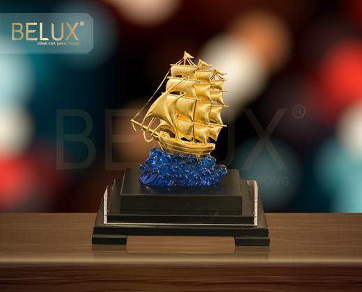 Mô Hình Thuyền Buồm Dát Vàng Mẫu 11