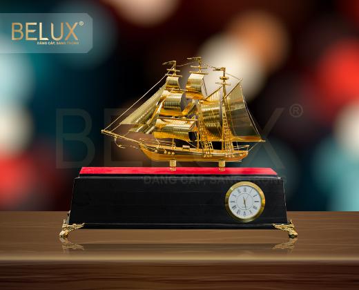 Mô Hình Thuyền Buồm Đồng Hồ Mạ Vàng 24k