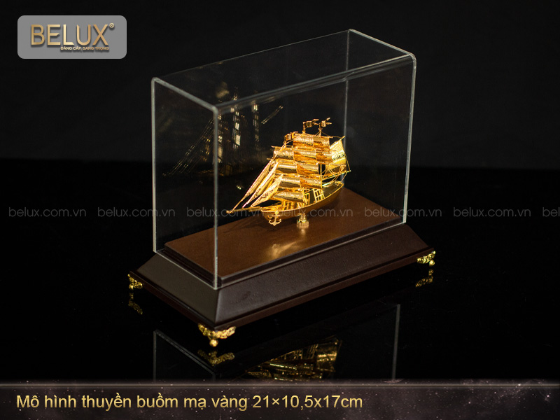 Mô hình thuyền buồm mạ vàng mẫu 09