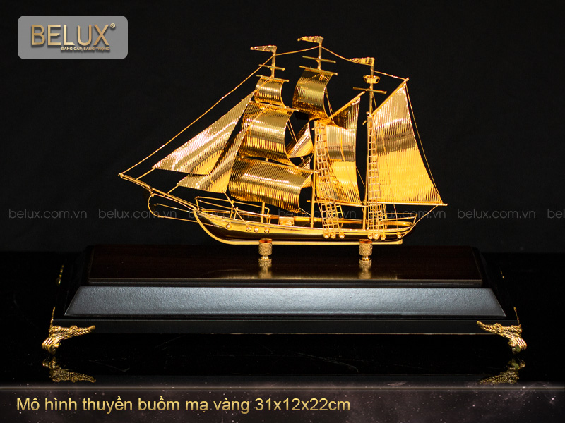 Mô hình thuyền buồm mạ vàng 24K – Mẫu 04