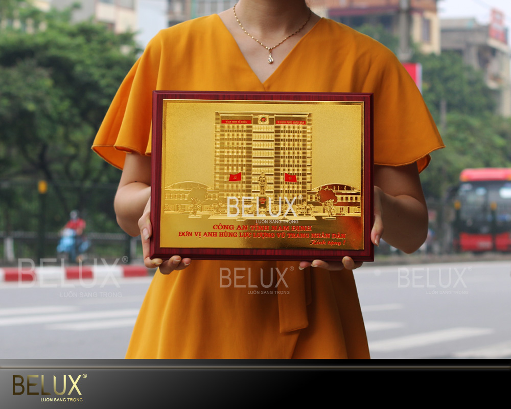 Lô tranh đồng Toà nhà công an tỉnh Nam Định mạ vàng 24k