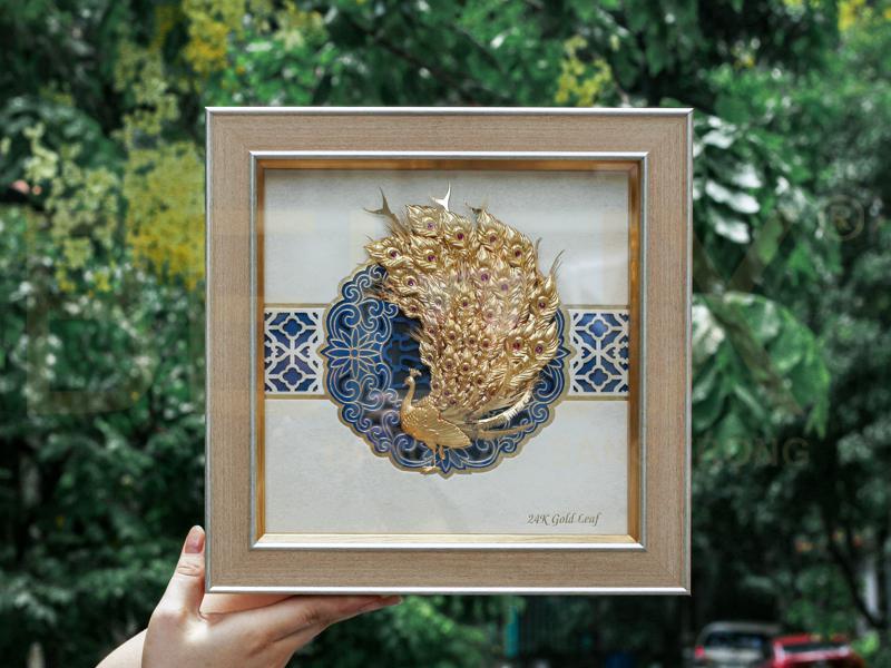 Tranh chim công dát vàng 24k 26x26cm