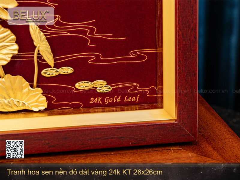 Tranh Hoa Sen Nền Đỏ Dát Vàng 24k KT 26x26cm