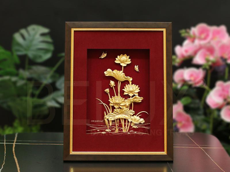 Tranh Hoa Sen Dát Vàng 24k 39x30cm