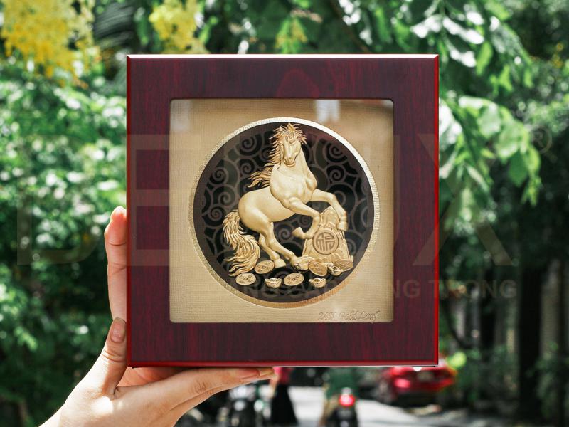 Tranh mã đáo thành công dát vàng 24k 20x20cm