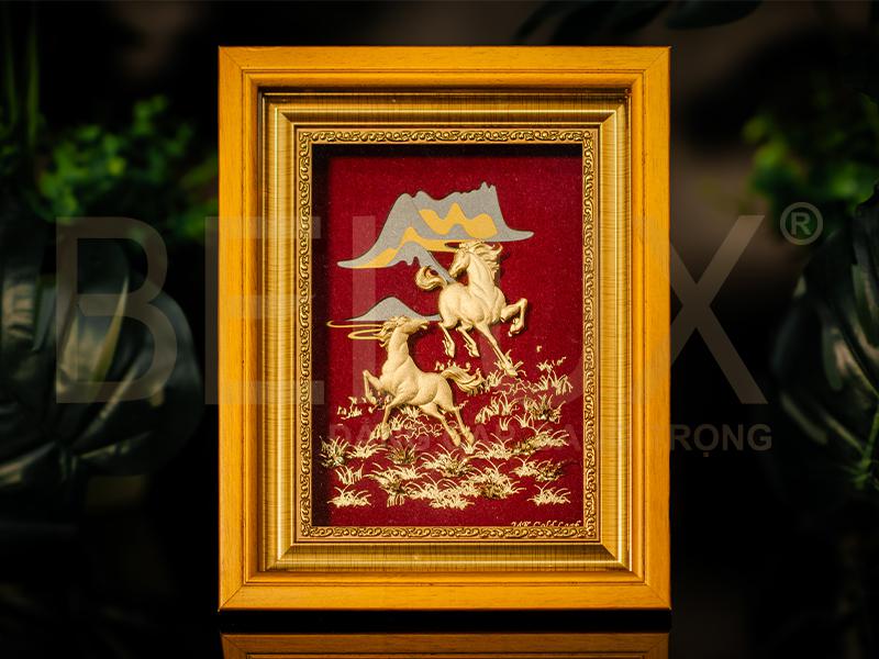 Tranh quà tặng mã đáo thành công dát vàng 24k mẫu 5