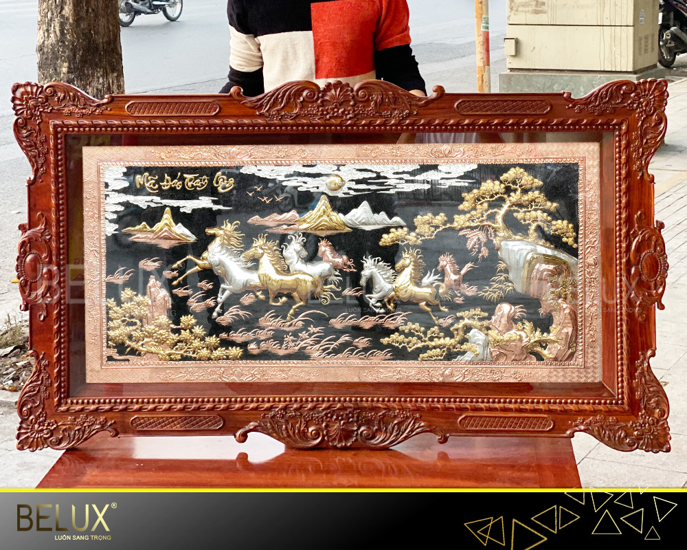 Tranh đồng bát mã mạ tam khí