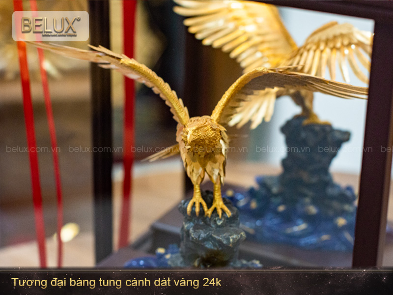 Tượng Đại Bàng tung cánh dát vàng 24k