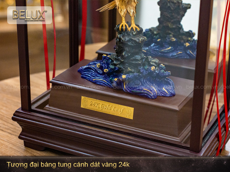 Tượng Đại Bàng tung cánh dát vàng 24k