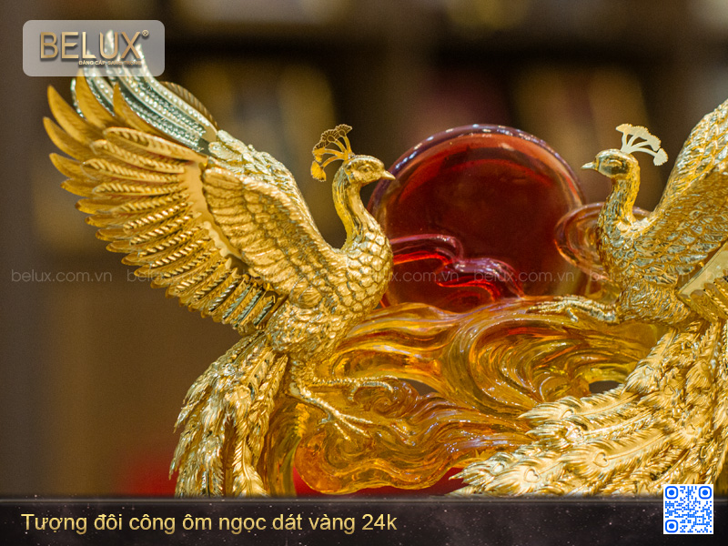 Tượng Đôi Công Ôm Ngọc Dát Vàng 24K
