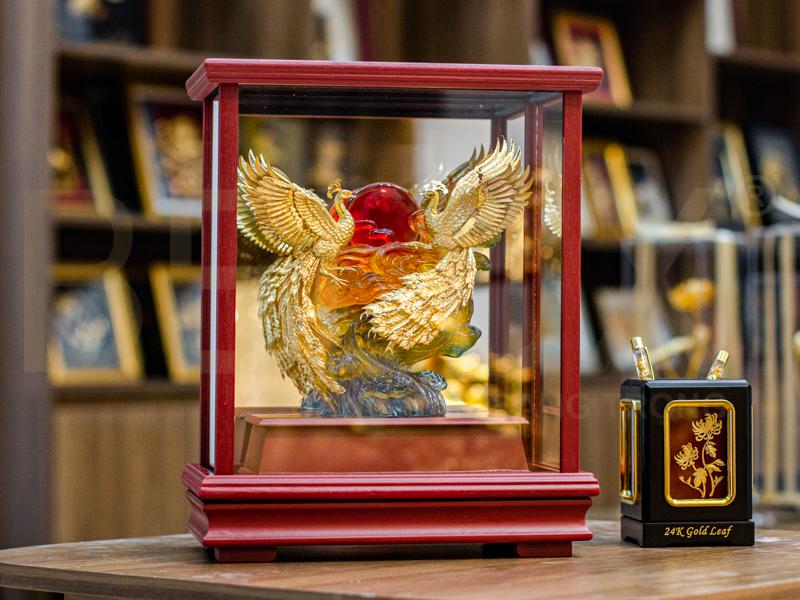 Tượng Đôi Công Ôm Ngọc Dát Vàng 24K
