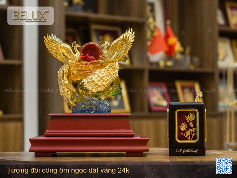 Tượng Đôi Công Ôm Ngọc Dát Vàng 24K