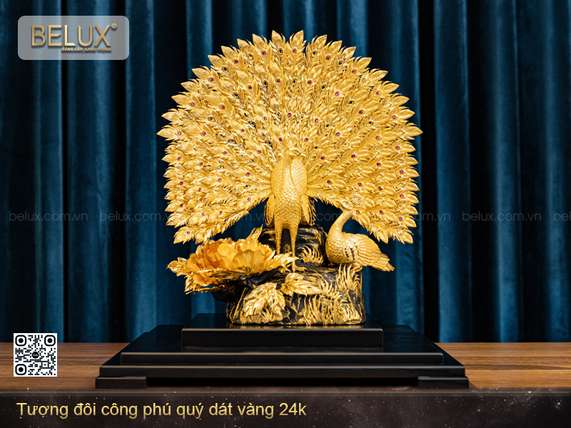 tuong chim cong dat vang