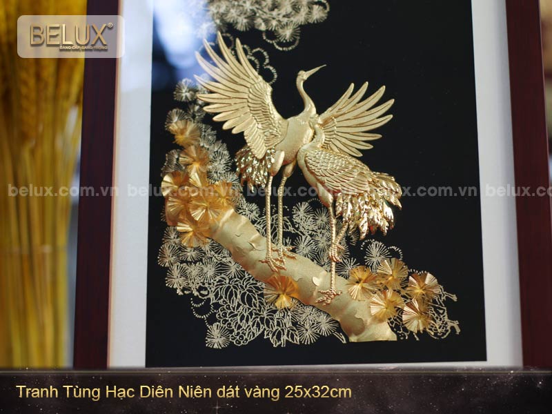 Tranh Tùng Hạc diên niên dát vàng 24k 32x25cm