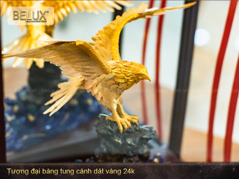 Tượng Đại Bàng tung cánh dát vàng 24k