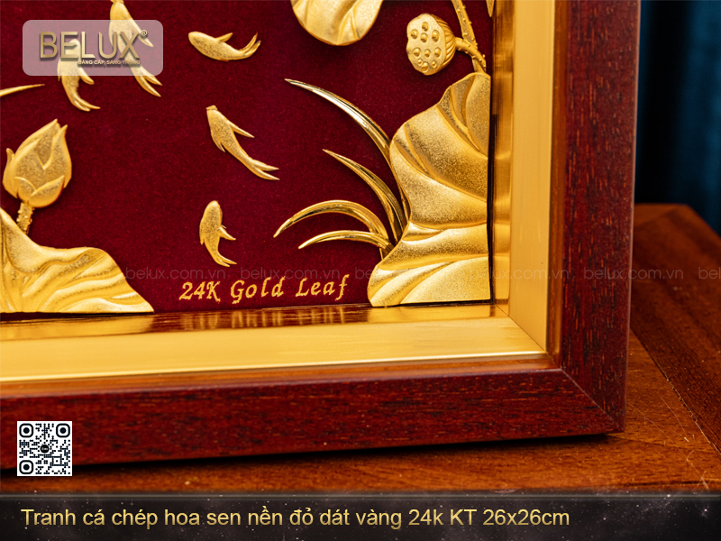 Tranh cá chép hoa sen nền đỏ dát vàng 24k KT 26x26cm